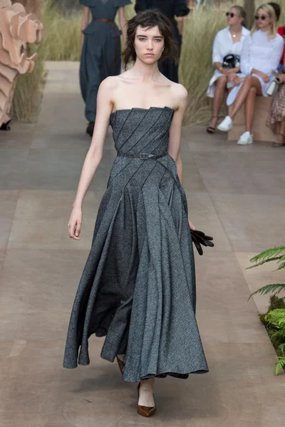 Look 9